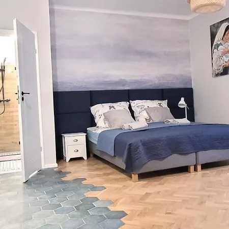 Kana - Stylish In - Close, Fast Wifi & Smart Tv