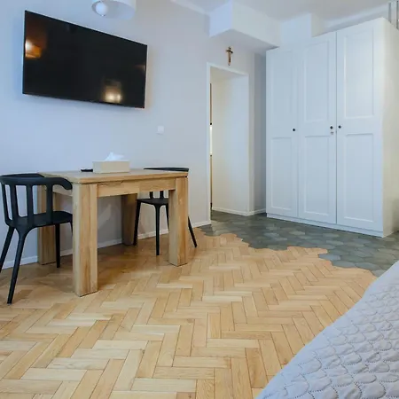 Kana - Stylish In Pomorska - Close, Wifi, Smart Tv * Krakow