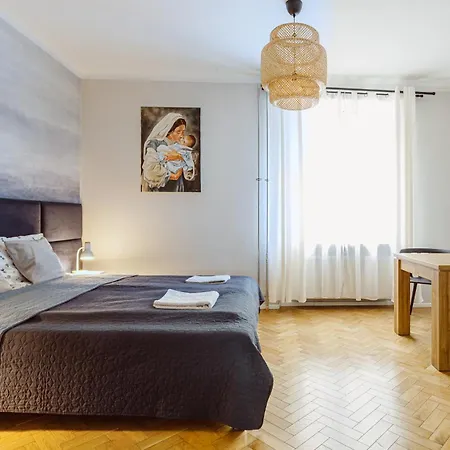 Kana - Stylish In Pomorska - Close, Wifi, Smart Tv *