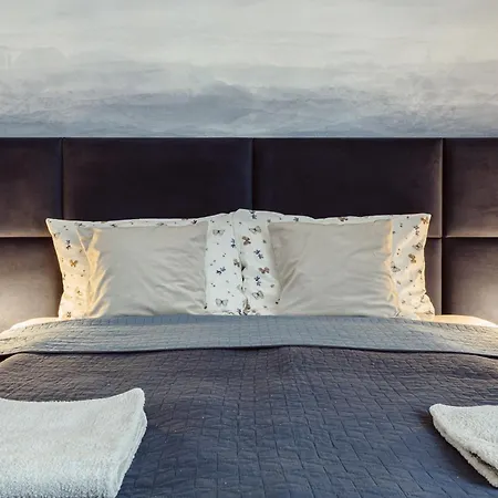 Kana - Stylish In Pomorska - Close, Wifi, Smart Tv