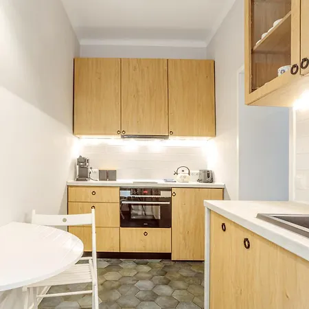 Kana - Stylish In Pomorska - Close, Wifi, Smart Tv *