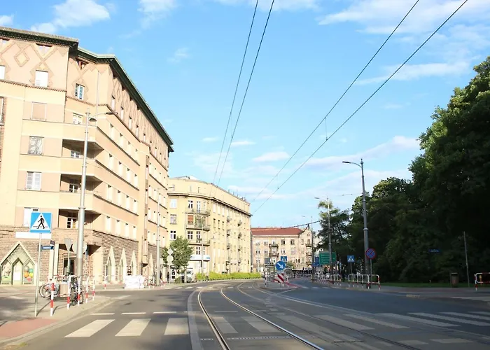 Kana - Stylish In Pomorska - Close, Wifi, Smart Tv *