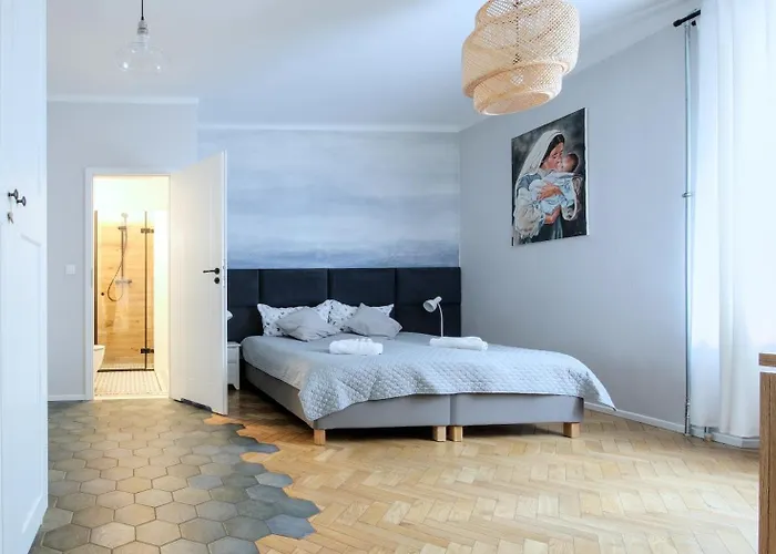 Kana - Stylish In Pomorska - Close, Wifi, Smart Tv