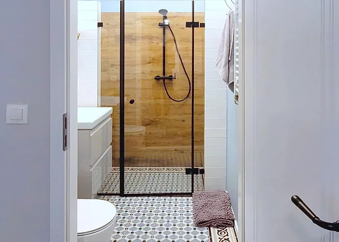 Kana - Stylish In Pomorska - Close, Wifi, Smart Tv クラクフ