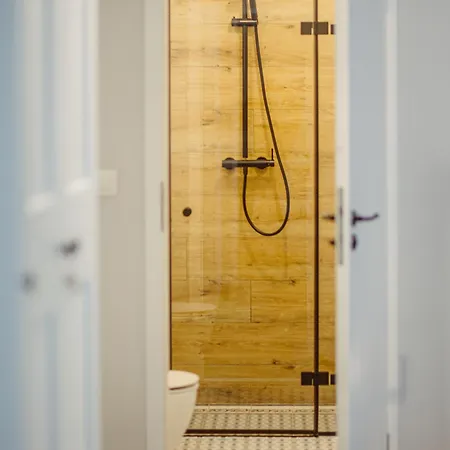 Kana - Stylish In Pomorska - Close, Wifi, Smart Tv *